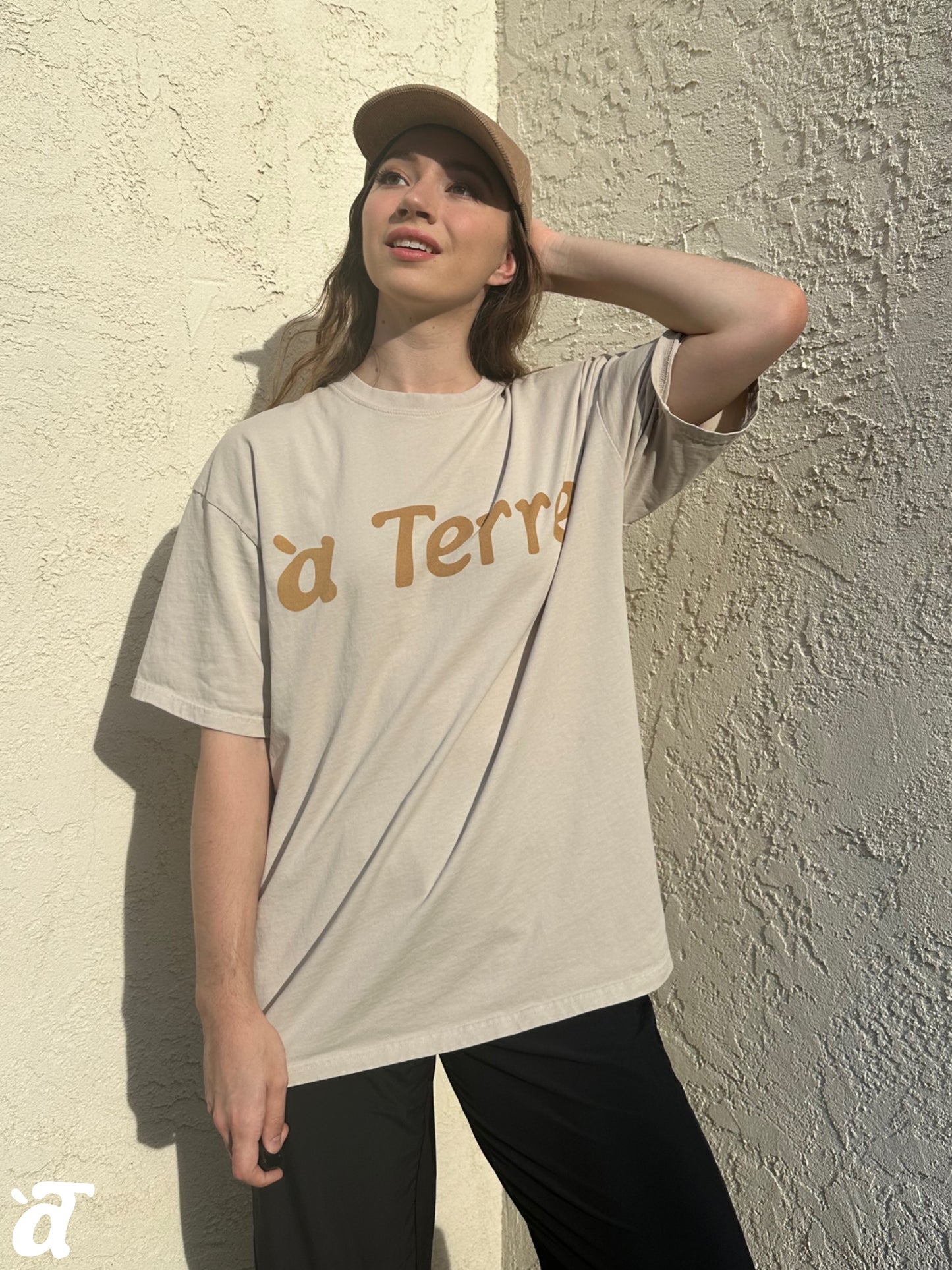 a Terre Merch T-shirt - Tan