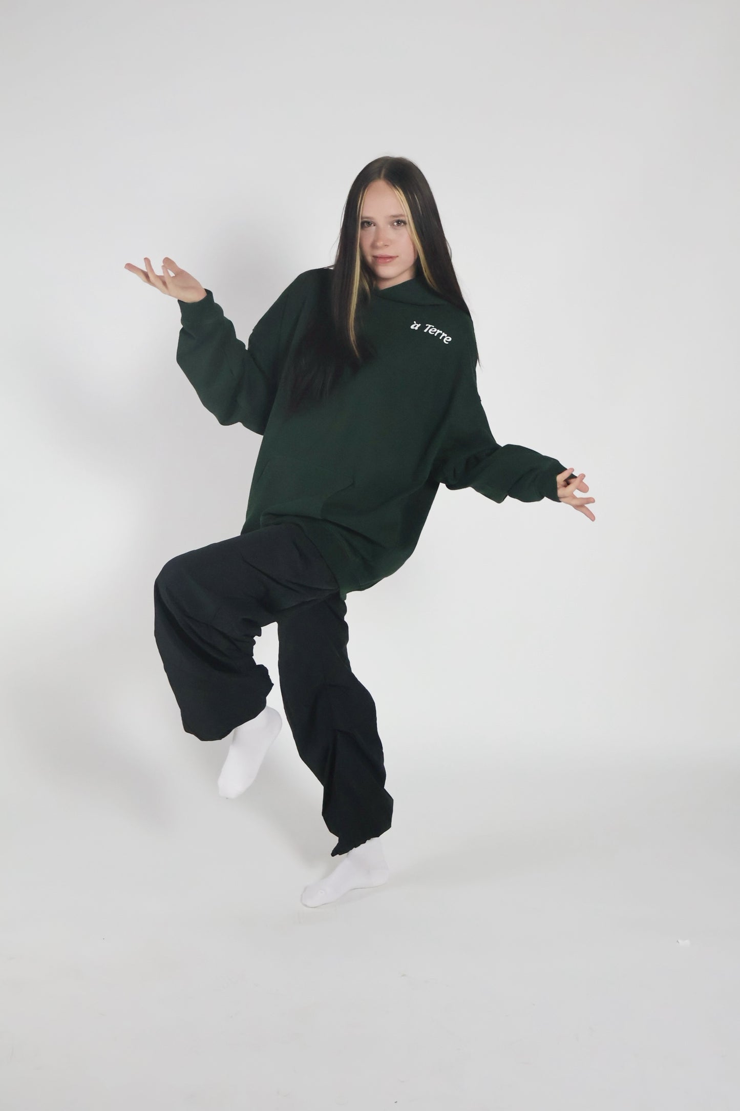 Stay Grounded - à Terre Hoodie in Green